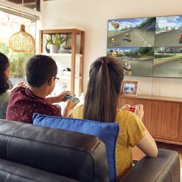 Mario Kart 8 Deluxe Nintendo Switch Game Physical Cartridge Brand New Mariokart - Picture 3 of 9